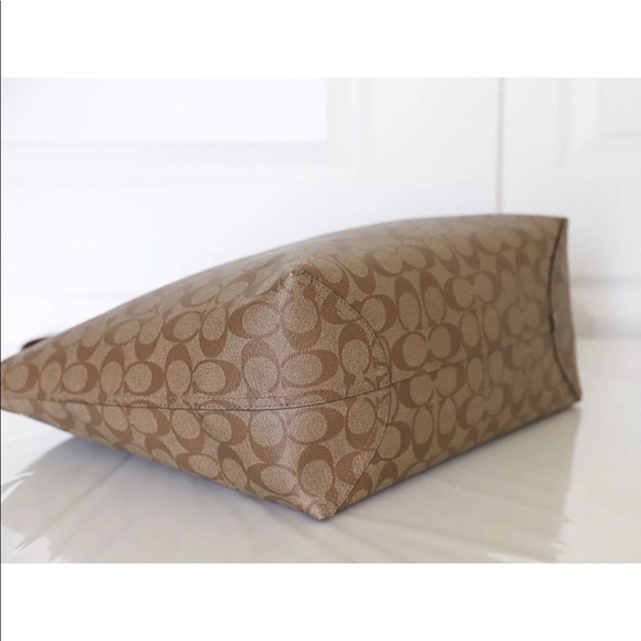 ❌SOLD❌ NWT COACH Signature Reversible Tote Khaki - Picture 5 of 8